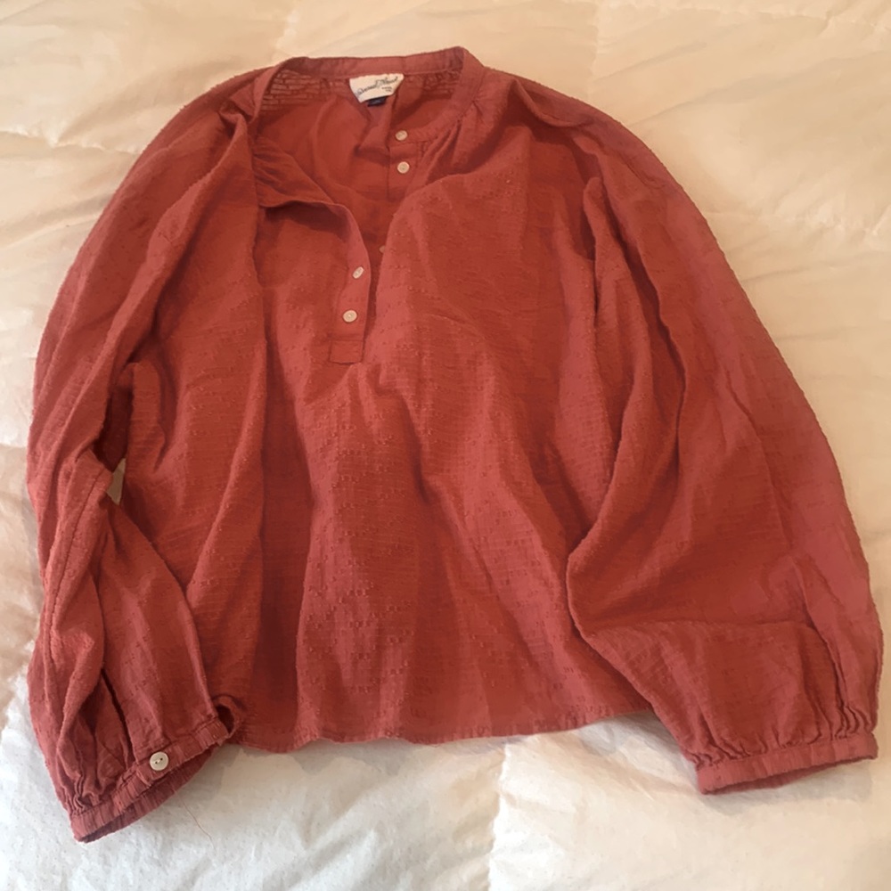 Universal Thread Textured Top